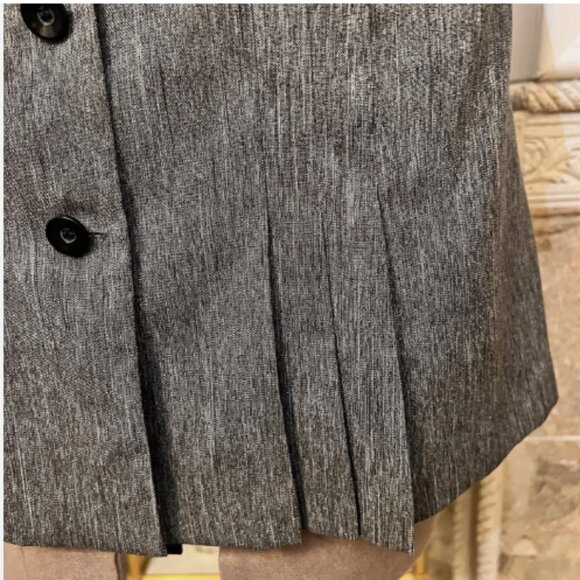 Danny & Nicole. Size 18W. Gray Short Sleeve Lightweight Shacket. Pleated. B1 - Picture 4 of 7